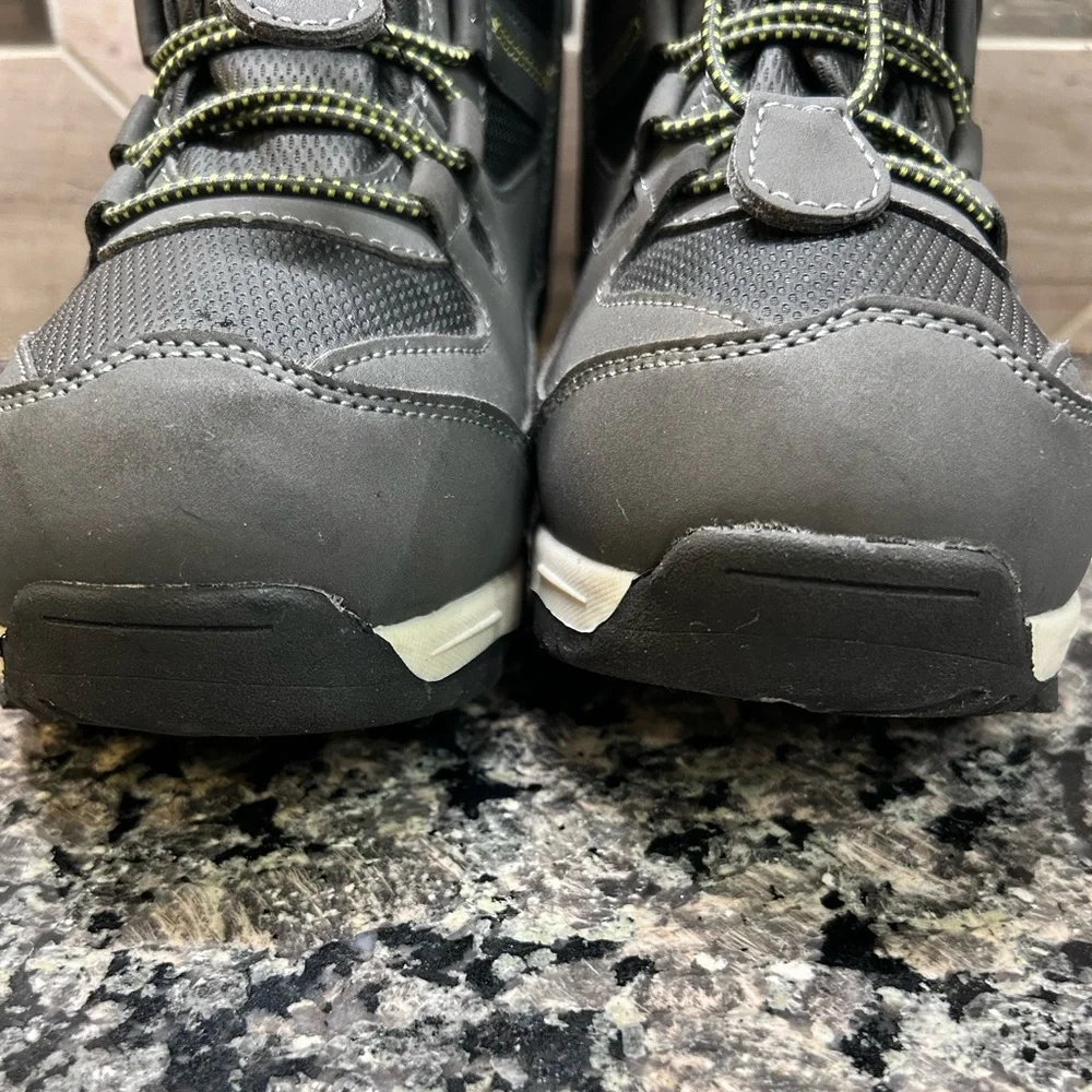 Totes Snow Boots | Women’s Size 8 | Black & Neon Gree - Picture 7 of 10